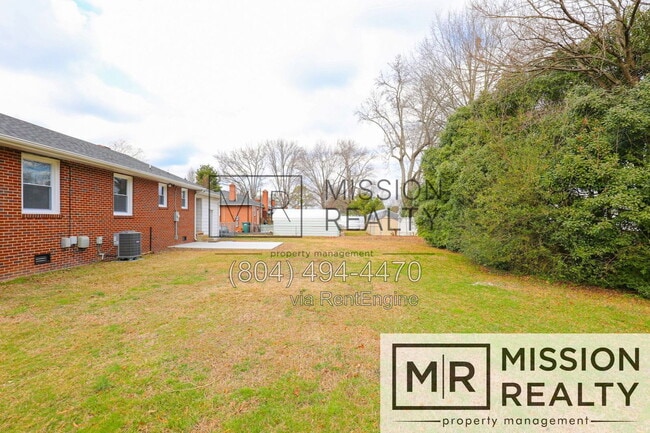 Building Photo - 4823 Suecla Dr