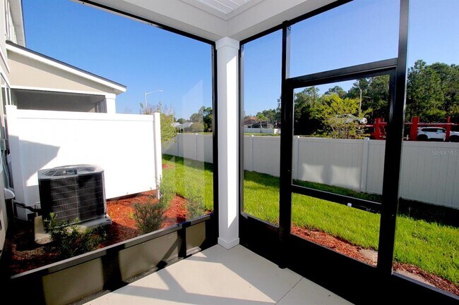 Building Photo - 121 Redbud Rd