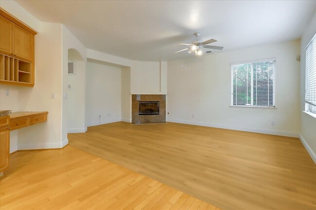 Building Photo - 4 Bed 3 Bath Home With 3 Car Garage High Ceilings And Fenced Yard