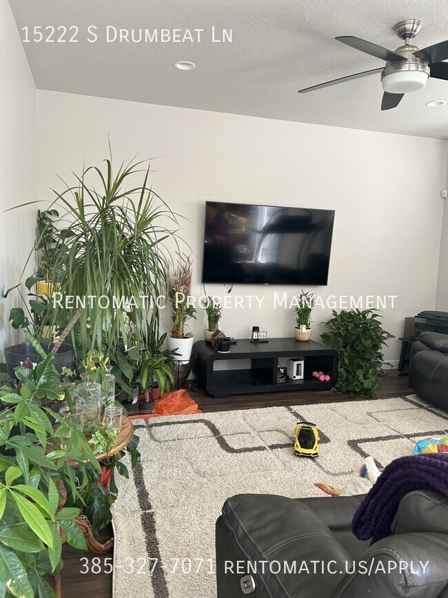 Building Photo - 15222 Drumbeat Ln