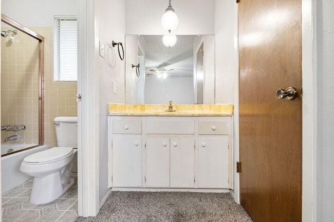 Building Photo - Simple 3 Bedroom, 2 Bath Home in South Aus...