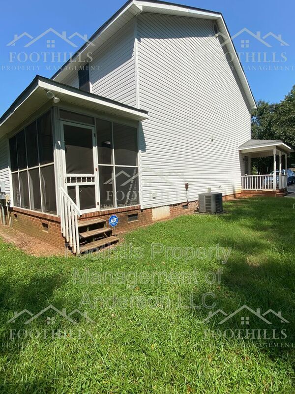 Building Photo - 101 Heatherbrook Ct