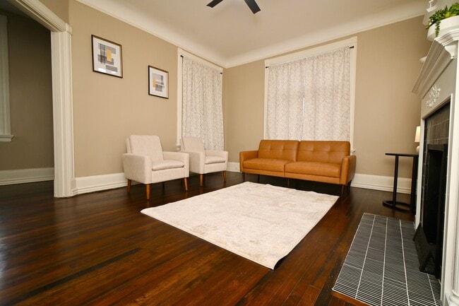 Building Photo - 2369 Park Ave