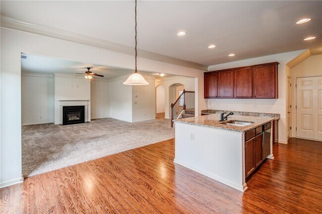 Building Photo - 129 Stonewood Creek Ct