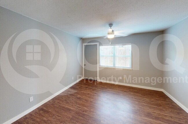 Building Photo - 3014 Tres Logos Ln