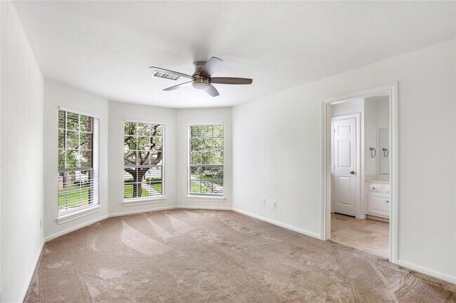 Building Photo - 5522 Honor Dr
