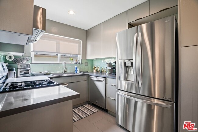 Building Photo - 1317 Stanford St