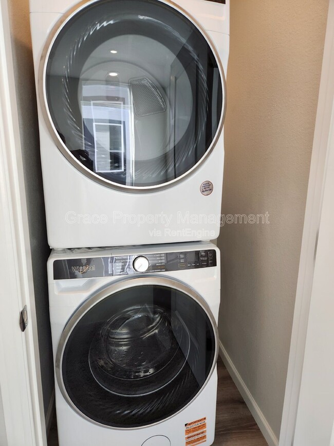 Building Photo - 465 Interlocken Blvd