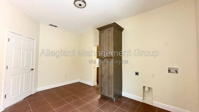 Building Photo - 1287 Glendora Rd N