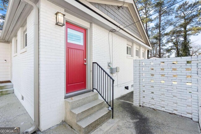 Building Photo - 2026 Harwinor Rd SE