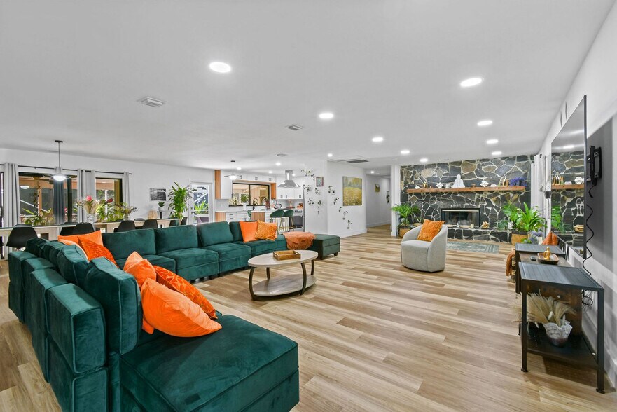 Building Photo - 13014 46th Ct N