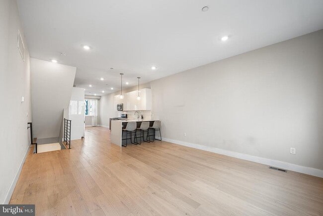 Building Photo - 1839- Blair St