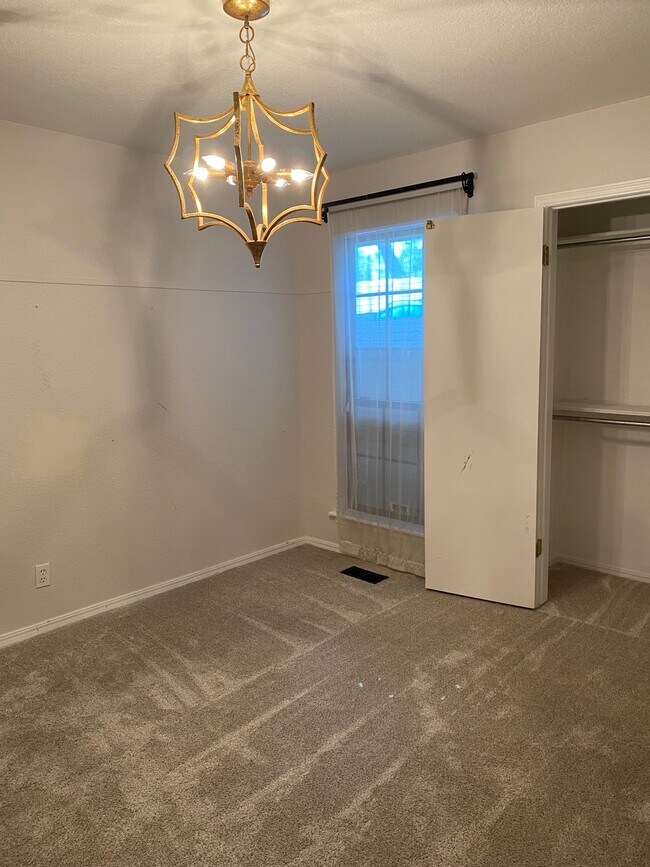 Building Photo - 13301 Red Canyon Rd