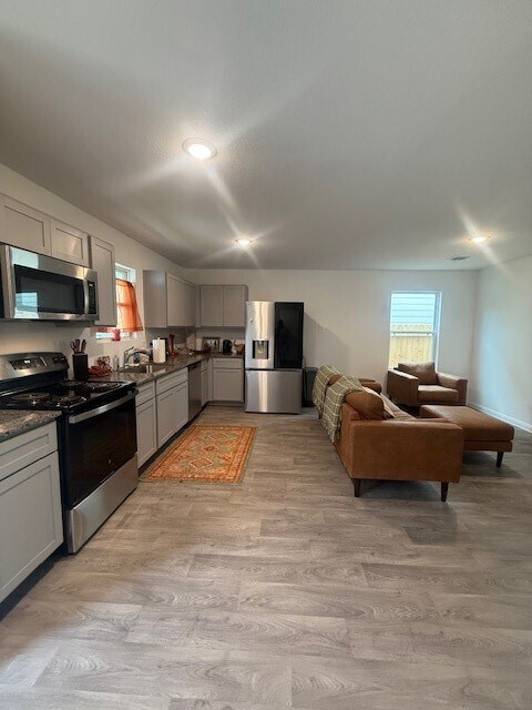 Building Photo - 16400 Jasmine Marie Pl