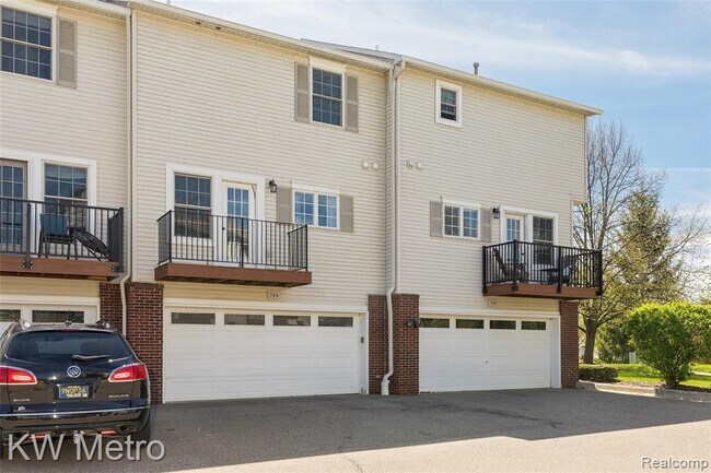 Building Photo - 788 Eagle Dr