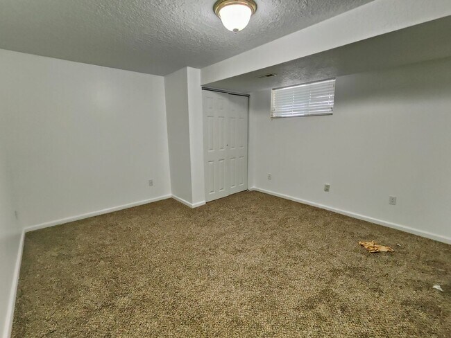 Building Photo - 1121 W 2200 N