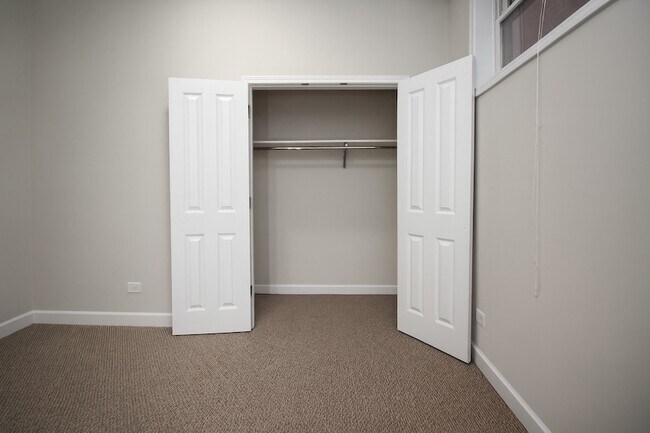 Building Photo - 3440 N Elston Ave