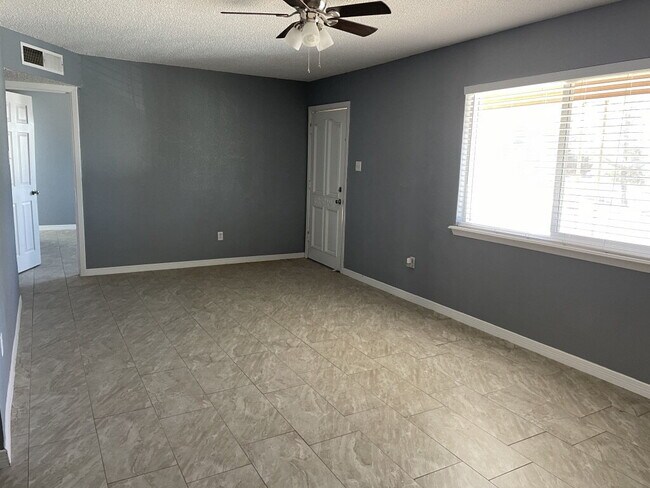 Building Photo - 8137 Staghorn Dr