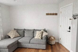 Building Photo - 413-415 9th St