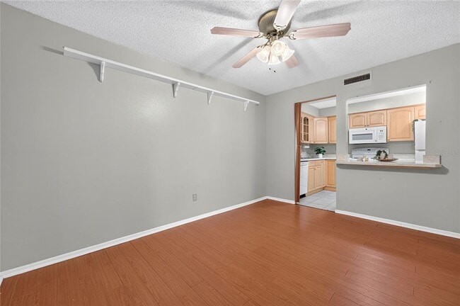 Building Photo - 510 Orange Dr