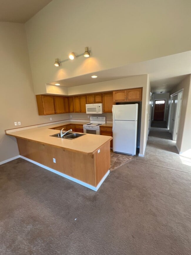 Building Photo - nov208