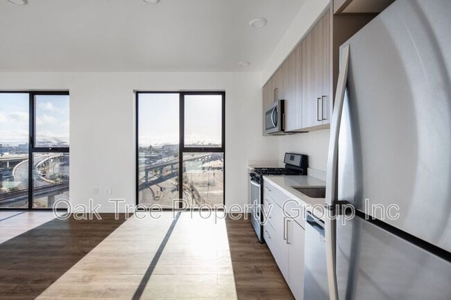 Building Photo - 532 Union St