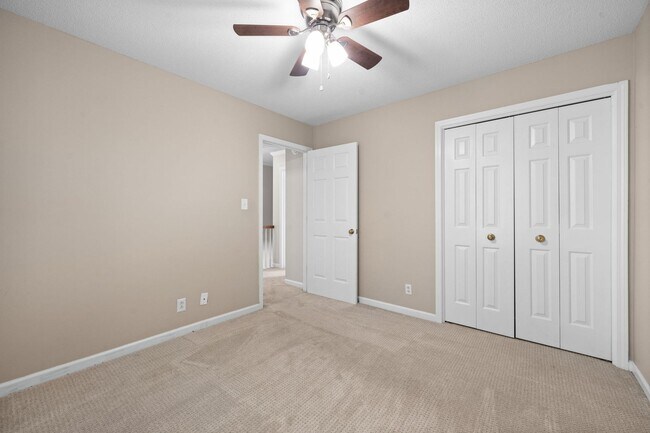 Building Photo - Pet Friendly Three Bedroom in Sango!