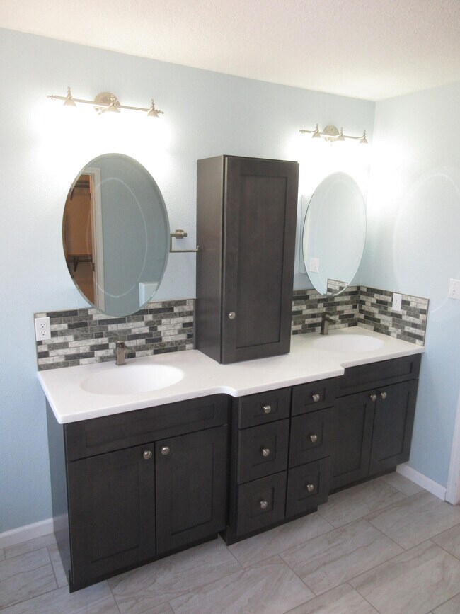 Building Photo - 5351 Feather Rock Pl NW