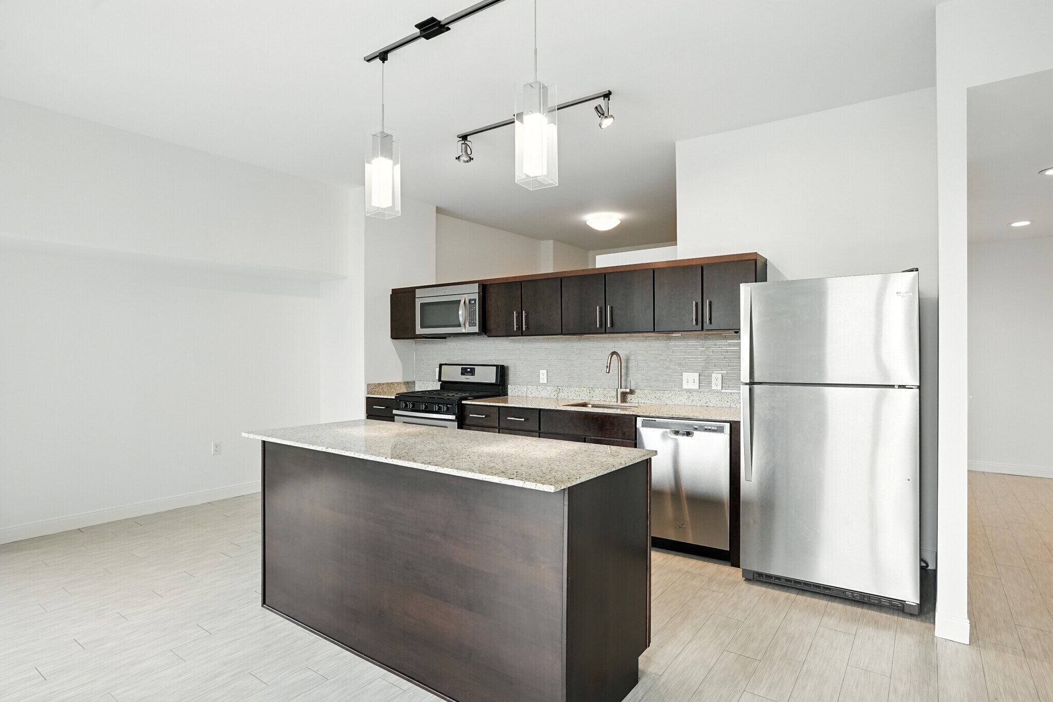 Building Photo - 155 Forest Ave