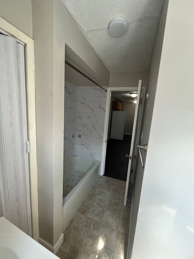 Building Photo - Utilities included!