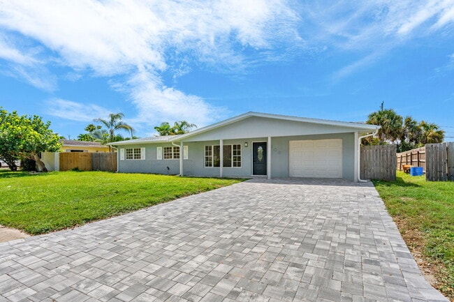 Building Photo - 406 Laurel St