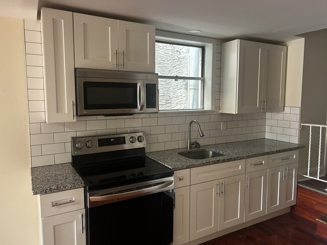 Building Photo - 1547 S 13th St