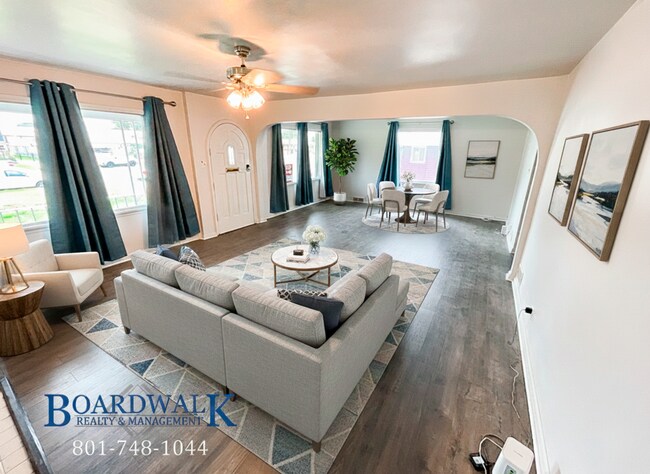 Building Photo - 1748 S Main St