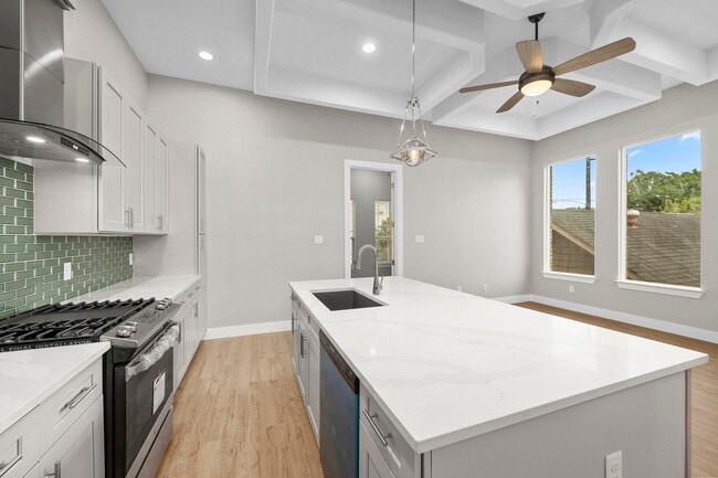 Building Photo - 2310 Detering St