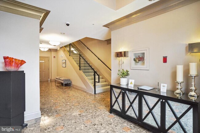 Building Photo - 10401 Strathmore Park Ct