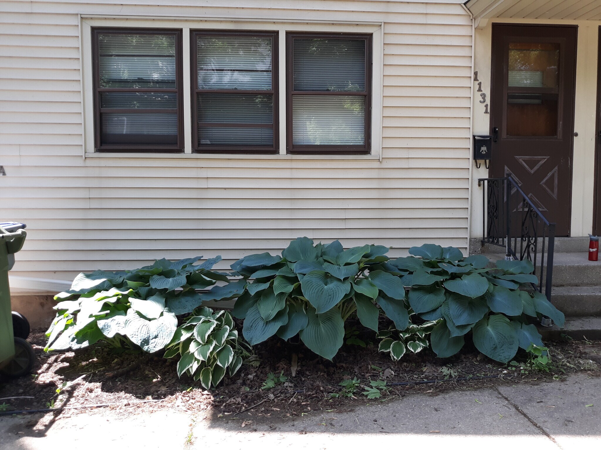 Building Photo - 1129 Idaho E St