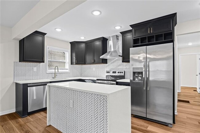 Building Photo - 1467 Ryan St SW