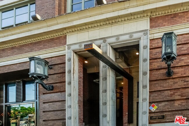 Building Photo - 1850 Industrial St