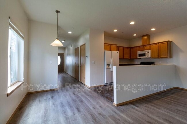 Building Photo - 865 NW Ivy St