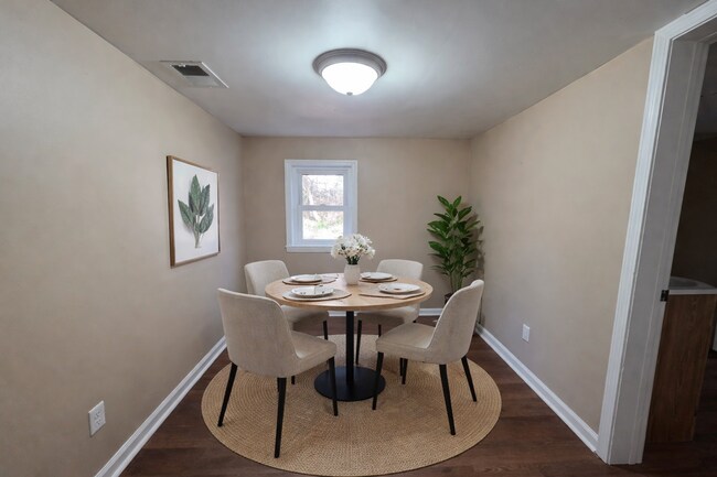 Building Photo - Beautifully Updated Home on a Quiet Dead-End Street – A Must-See Rental!