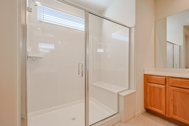 Building Photo - Beautiful 4 Bedroom Home in Aloravita Community