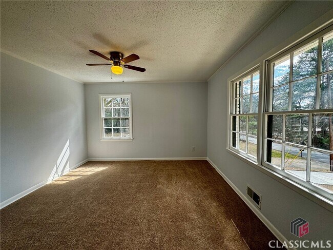 Building Photo - 215 Rivermont Rd