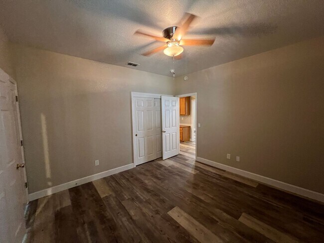 Building Photo - 4-bedroom single story in Sylvan School Di...