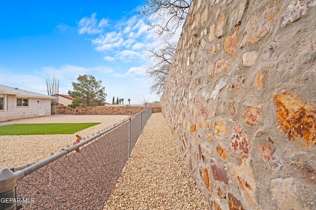 Building Photo - 7141 Gran Vida Dr