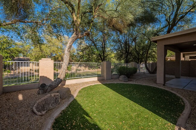 Building Photo - Charming Gated Community Chandler Home wit...