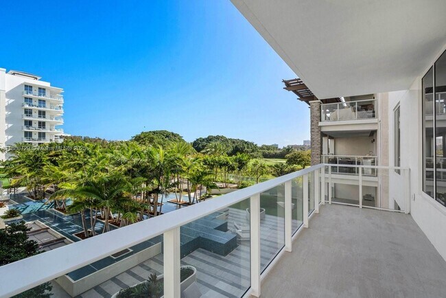 Building Photo - 210 SE Mizner Blvd