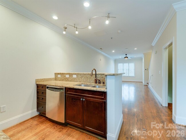 Building Photo - 100 N Laurel Ave