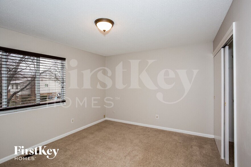 Building Photo - 111 Timberlake Ct