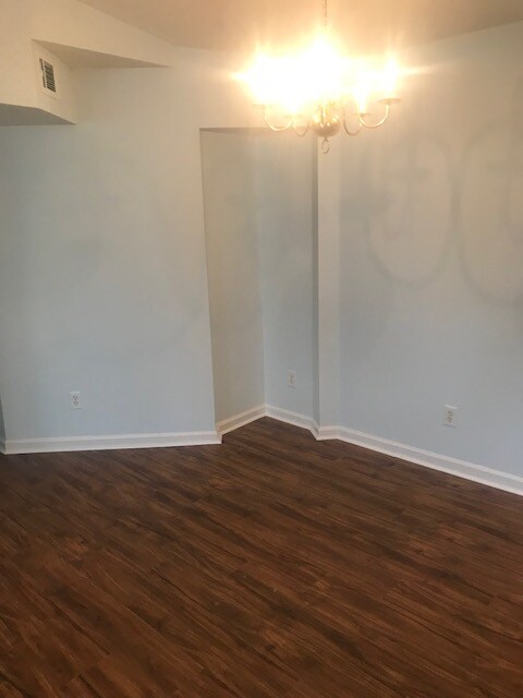Building Photo - 8562 Hopkins Cir