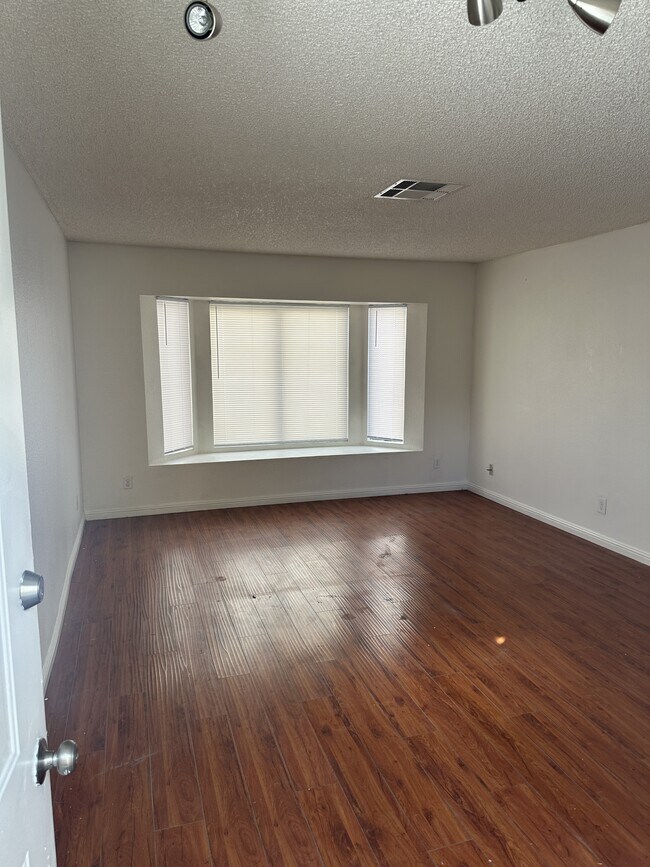 Building Photo - 9521 Sunken Reef Cir